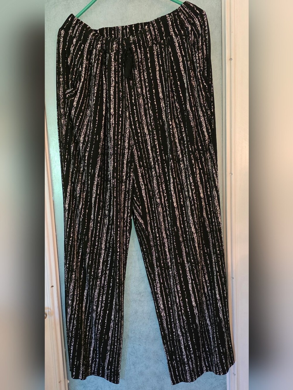 Rafaella Black Wide-Leg Pants with Cream Pattern